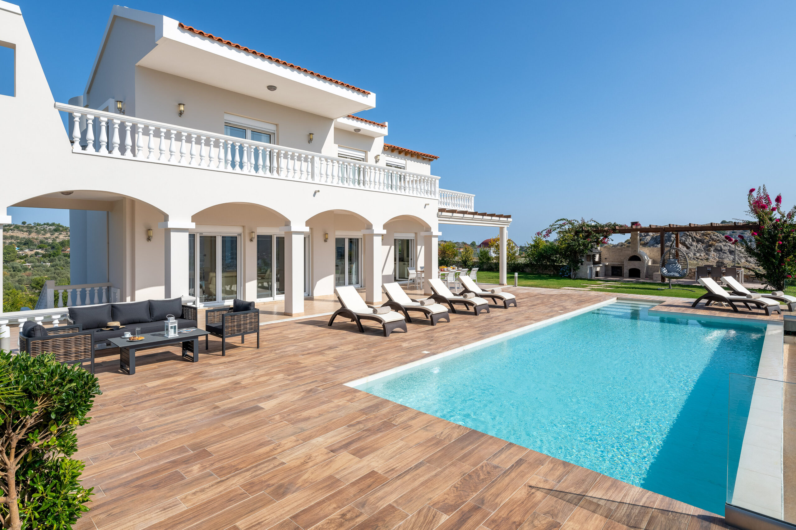 villa-kamos-pool