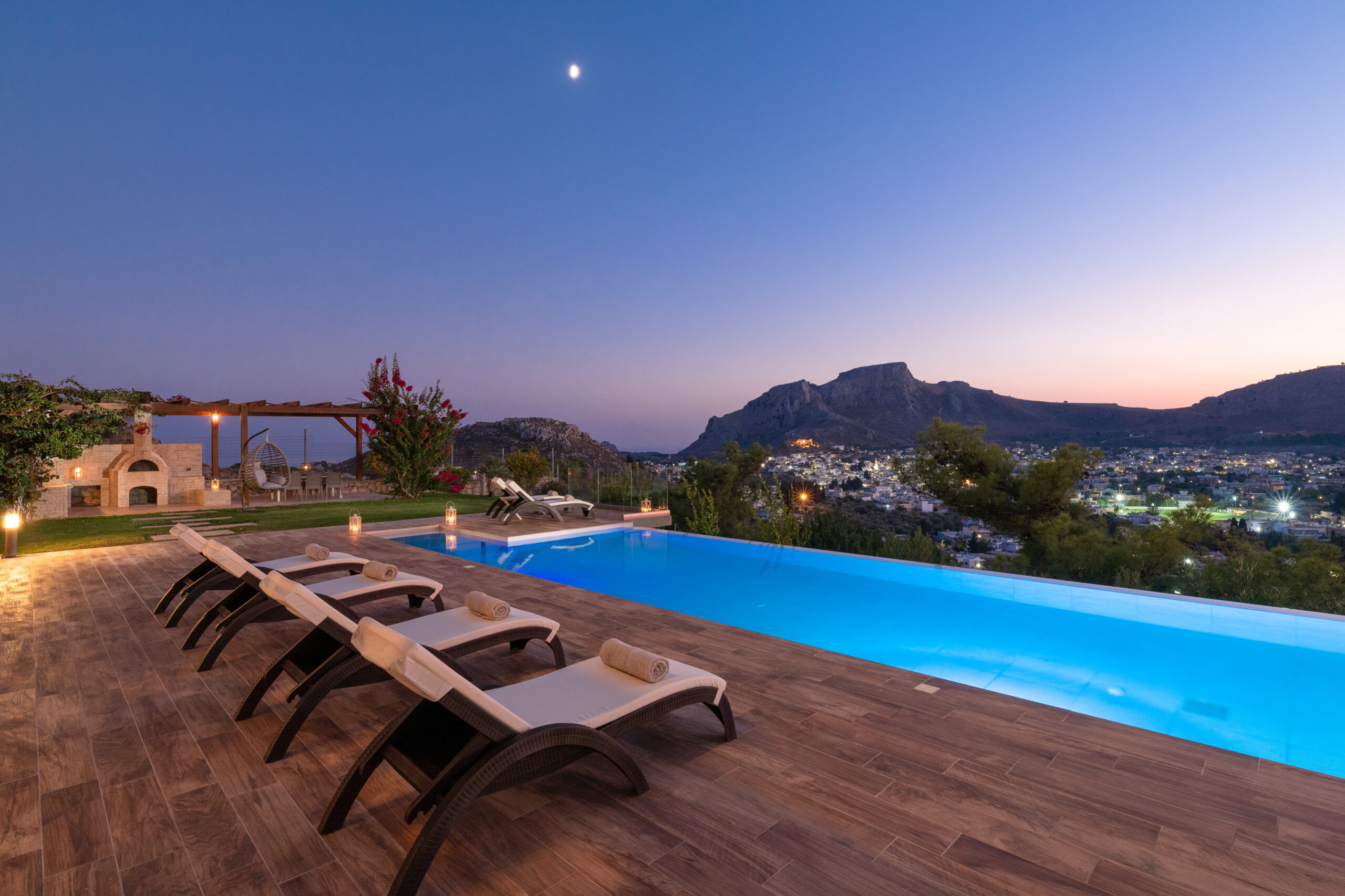 villa-kamos-blick-archangelos